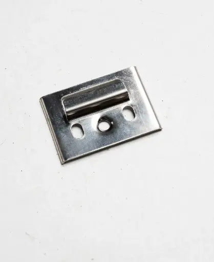 [0017] Clips Fijación Exterior Revestimeinto WPC X 100 unidades